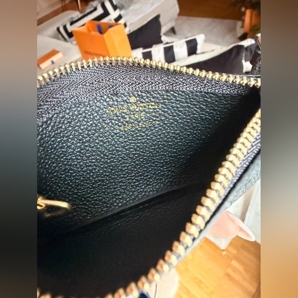 Louis Vuitton Key Pouch - Picture 6 of 7